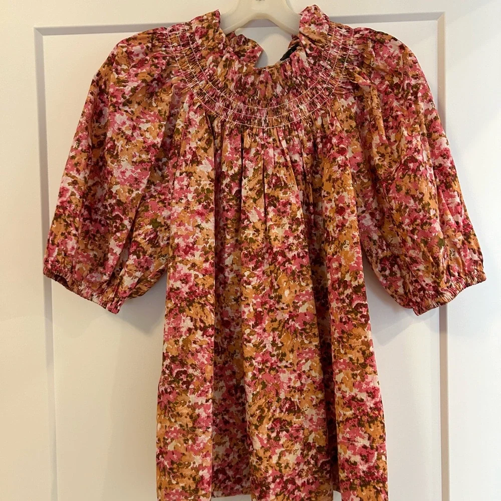 J Crew smocked puff sleeve blouse. Never worn. Excellent condition. Size M - Picture 2 of 4